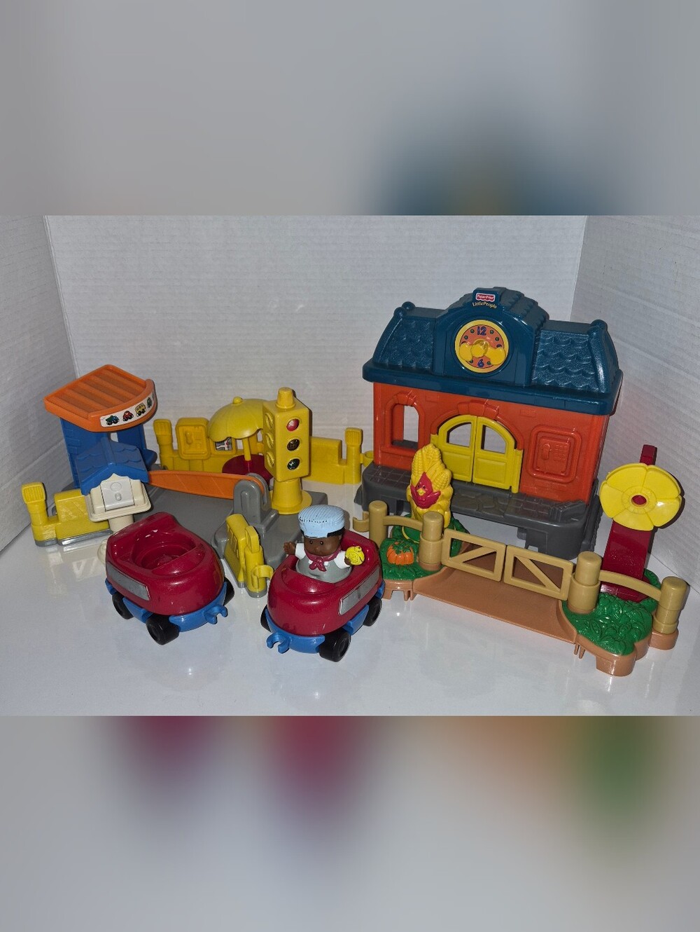 2001 Fisher Price Fun Sounds Train Station Playset Replacement Parts Toys